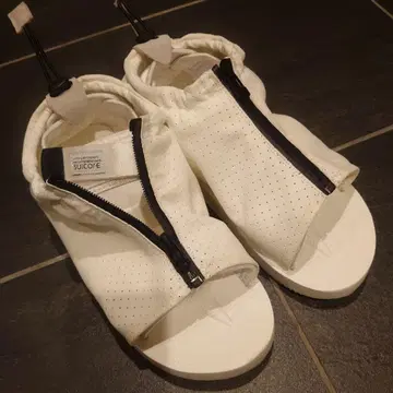 SUICOKE 화이트 메쉬 플랫폼 오픈토 사보 샌들