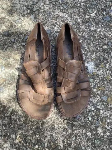 Simple 90s 브라운 가죽 샌들