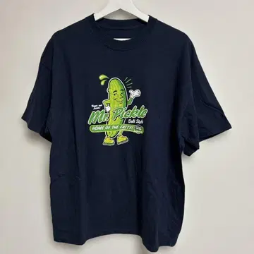 T150 Mr. Pickle 델리 스타일 프린트 티셔츠 구제 의류
