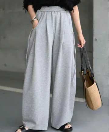 중고 HAILEE curvy sweat pants