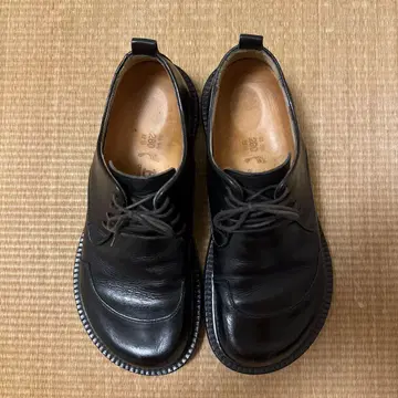 BIRKENSTOCK 버켄스탁 가죽 신발