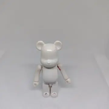 큐브릭/베어브릭 NAGI 화이트