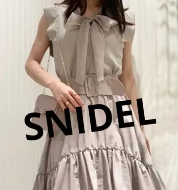 미사용 새상품 SNIDEL 시어 리본 보타이 슬리브리스 니트 탑 아이보리