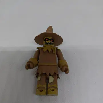 큐브릭 스케어 크로우 피규어