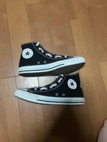 컨버스 블랙 하이컷 스니커즈