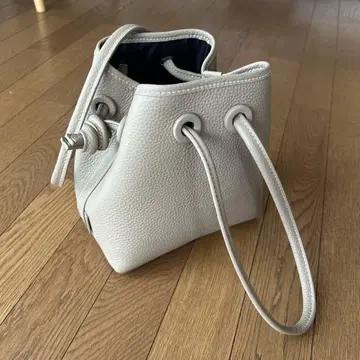 그레이 버킷 핸드백