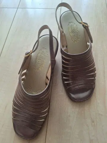 긴자 요시노야 브라운 오픈토 샌들 22cm