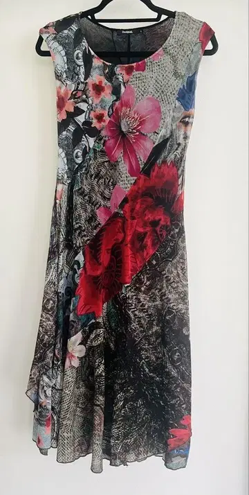 Desigual 플라워 프린트 슬리브리스 원피스 S