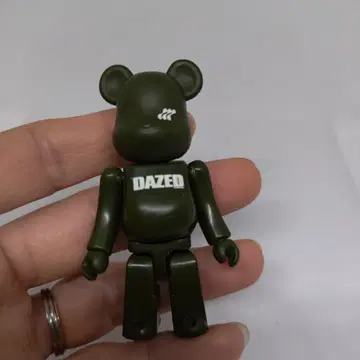 베어브릭 DAZED Bearbrick 100% 올리브 그린