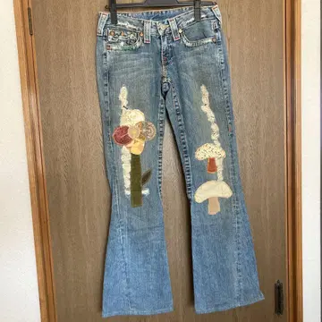 TRUE RELIGION 자수 버섯 디자인 플레어 부츠 컷 y2k