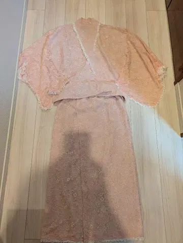 프릴이 달린 핑크 레이스 유카타