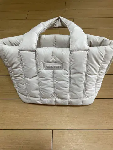 헌터 화이트 퀼팅 토트백