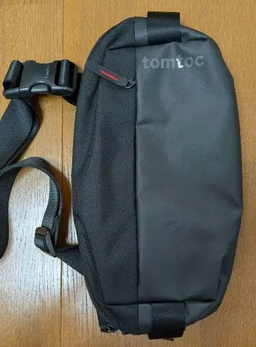 tomtoc 바디백 남성용 원숄더백 소형 경량