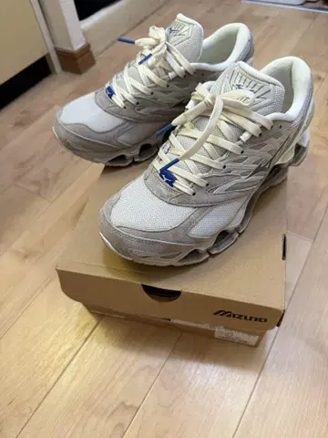 Mizuno 스니커즈 화이트 그레이