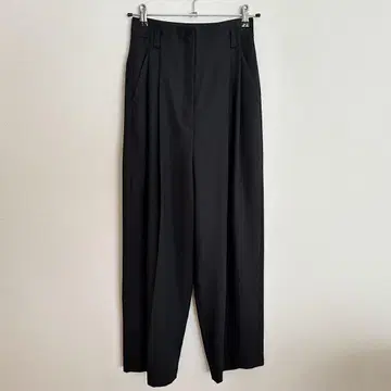 IIROT Tuck Trouser