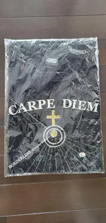 BORDERLESS CARPE DIEM 티셔츠 L 사이즈 히무로 쿄스케