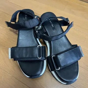 블랙 스포츠 샌들 통굽 25cm