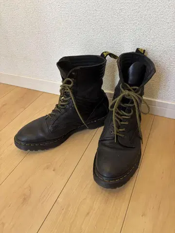 닥터마틴 28.0cm 레이스업 부츠 10홀 블랙 워크