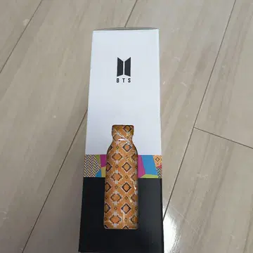 BTS 오렌지 기하학 패턴 보틀 500ml
