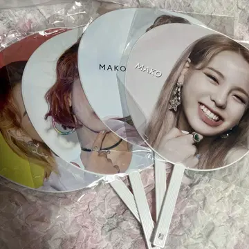 Niziu Mako 부채