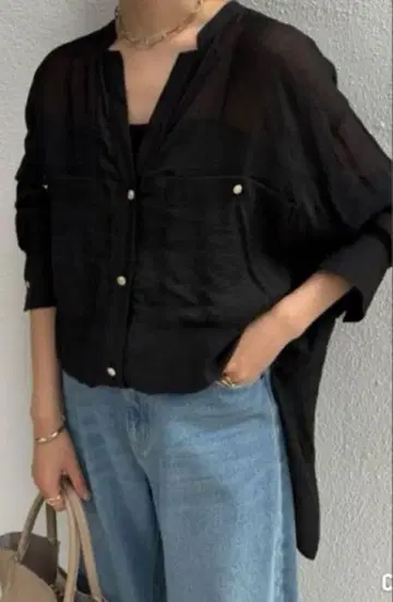 빈티지 느낌의 시어 셔츠