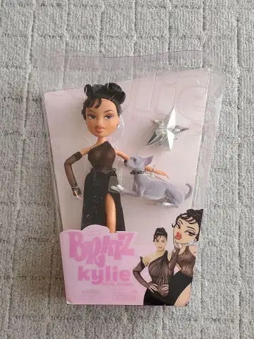 타임세일 미개봉 새상품 Kylie Jenner 브라 랏츠 카일리 제너