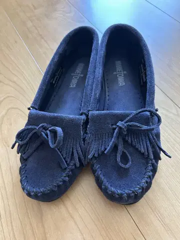 Minnetonka 네이비 모카신