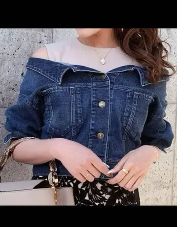 오프숄더 데님 자켓