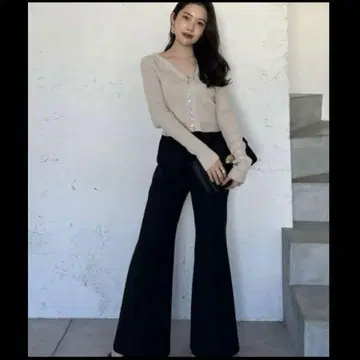 애뉴언스 더블 크로스 핀턱 플레어 팬츠 M 블랙