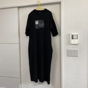 블랙 반팔 롱 원피스 프린트