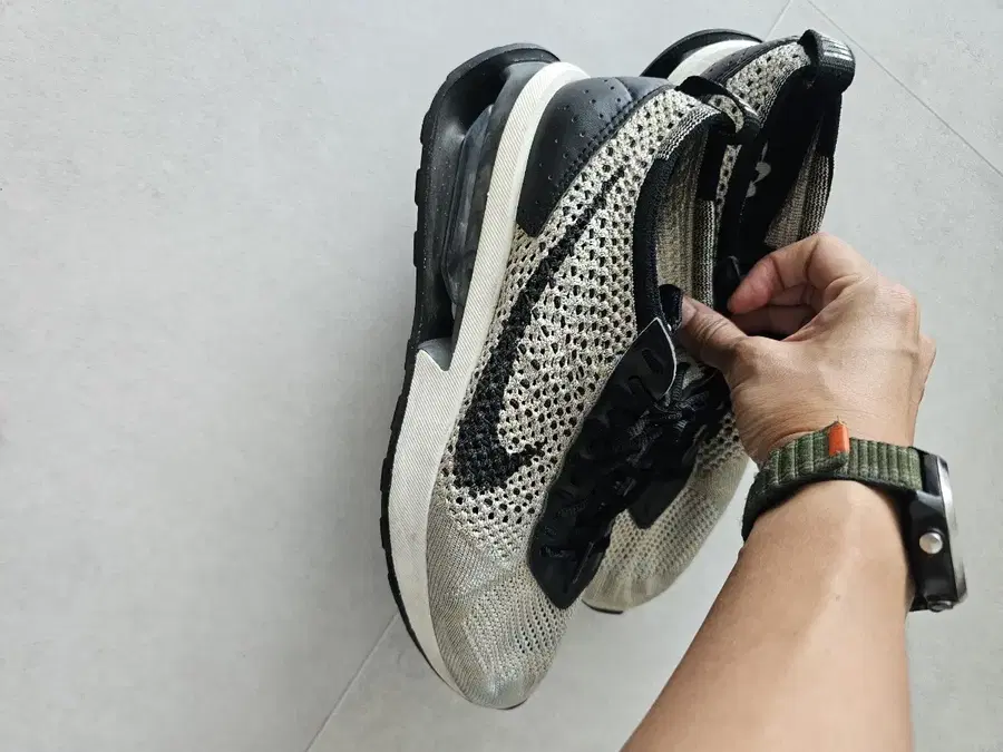 Product Details - 4