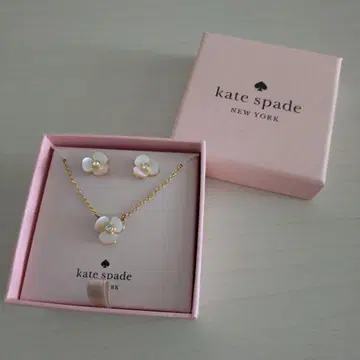 kate spade 꽃 모티브 목걸이와 귀걸이 세트