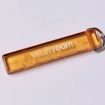 VAULTROOM 여관 방 열쇠고리 / 오렌지