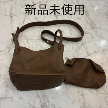 [미사용 새상품] 브라운 가죽 토트형 숄더백 파우치 포함