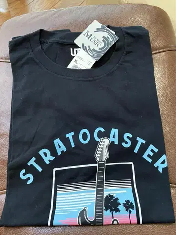 유니클로 펜더 스트라토캐스터 기타 티셔츠 블랙