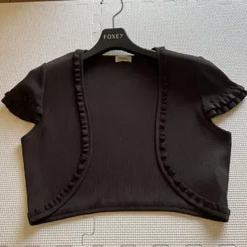 FOXEY 폭시 프릴 볼레로 가디건 브라운