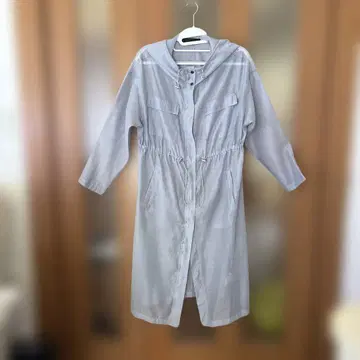 후드 부착 그레이 롱 코트