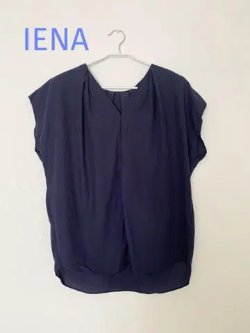 새상품급 IENA 네이비 V넥 반팔 셔츠