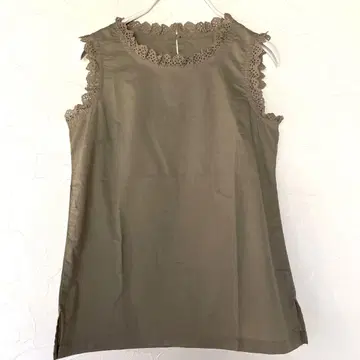 두파밀리 슬리브리스 풀오버 블라우스 카키 색상
