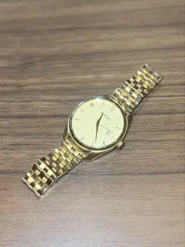NIXON 골드 시계
