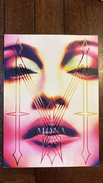 마돈나 투어 북 MODONNA THE MDNA TOUR 2012