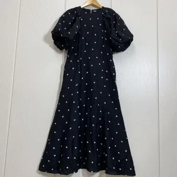Mila Owen 볼륨 슬리브 내로우 플레어 원피스 도트 블랙