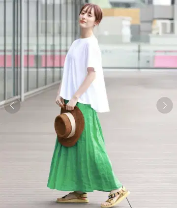 Ray BEAMS 백 플레어 하프 슬리브 티셔츠