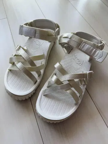 SHAKA 샌들 화이트