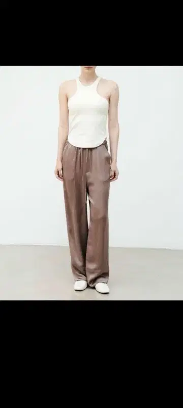 TODAYFUL 스튜디오 도에 컵인 탱크톱