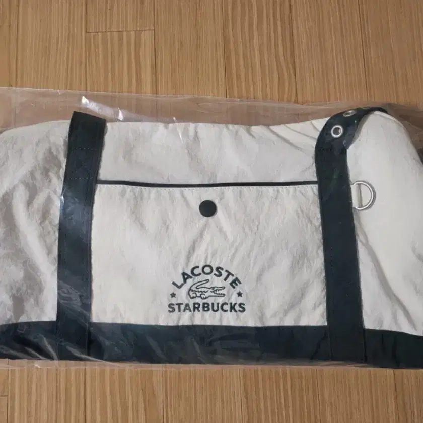 Starbucks Lacoste Multiple Bag Green on Bunjang Global Site.