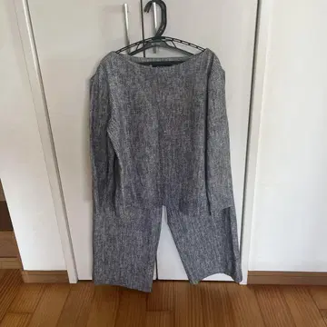 그레이 계열 긴팔 상의 와이드 팬츠 셋업