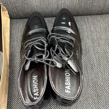 Fashion 광택 마감 가죽 신발 41