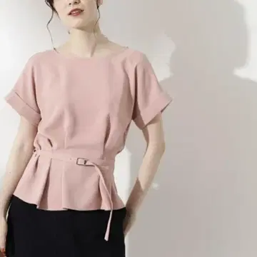 N. NATURAL BEAUTY BASIC 보트넥 페플럼 반팔 블라우스