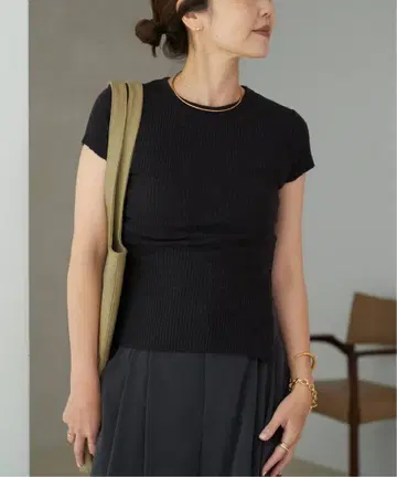 le / 루 SIDE BUTTON SLIT 상의 black